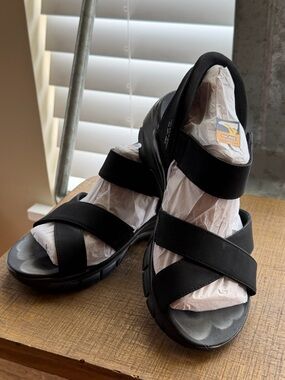 Skechers Hands Free Slip-ins  Sandals 6.5 Wide